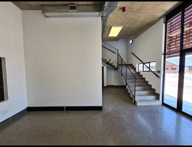 416M² WAREHOUSE TO LET IN RIVERSANDS